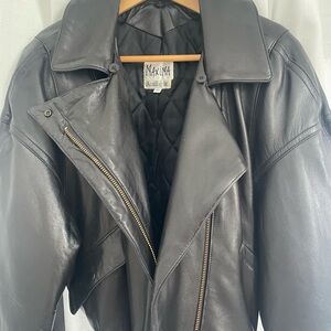 Ann Taylor Maxima blk thick quality leather. Removable collar, neck-hem 26-1/2"